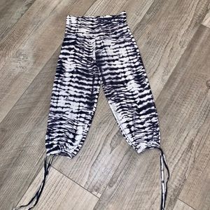 Onzie girls black white tie dye gypsy leggings 6